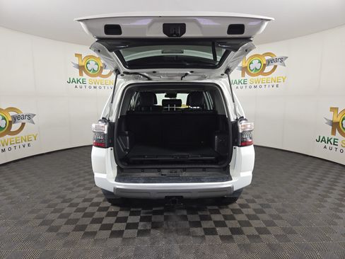 Used 2022 Toyota 4Runner TRD Off-Road Premium w/ Moonroof Package AWD/4WD image 34