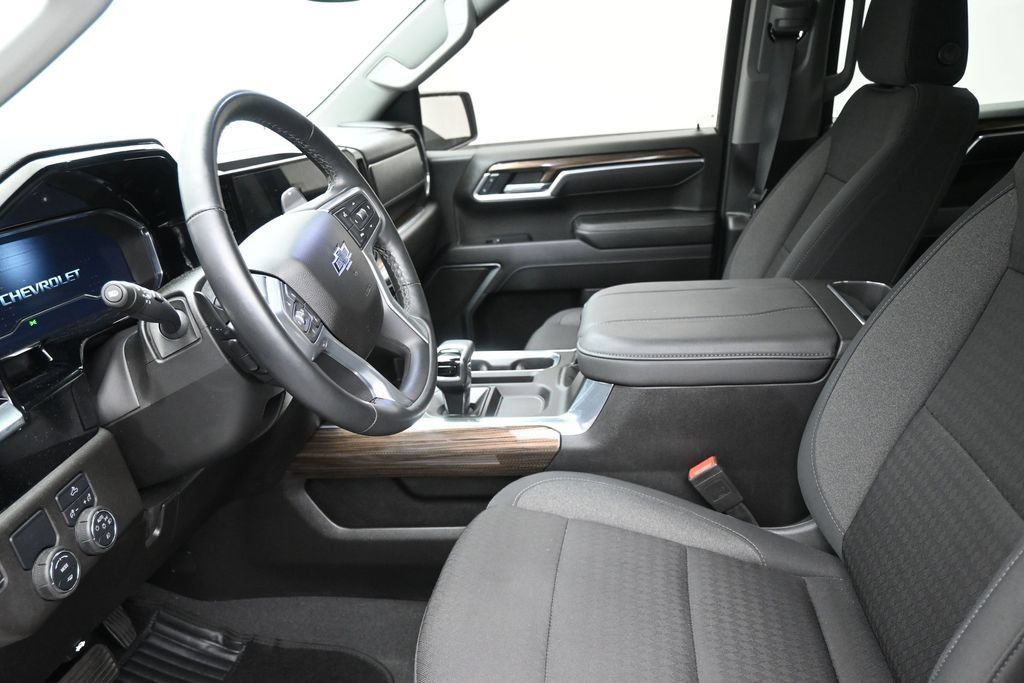 Used 2025 Chevrolet Silverado 1500 RST RWD image 12