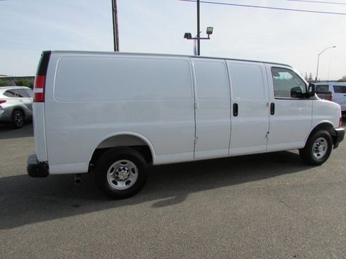 Used 2025 Chevrolet Express 2500 Extended w/ Communications Package image 6