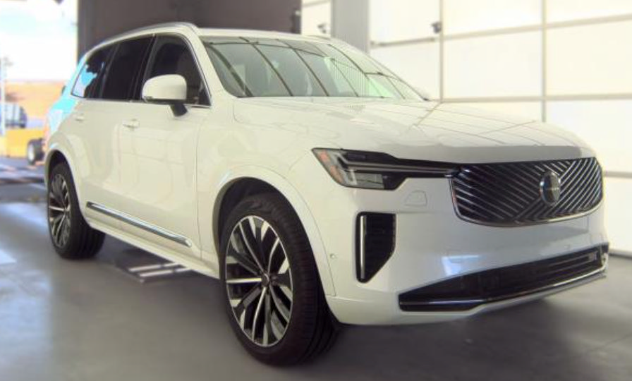 Used 2026 Volvo XC90 B6 Plus AWD/4WD image 2