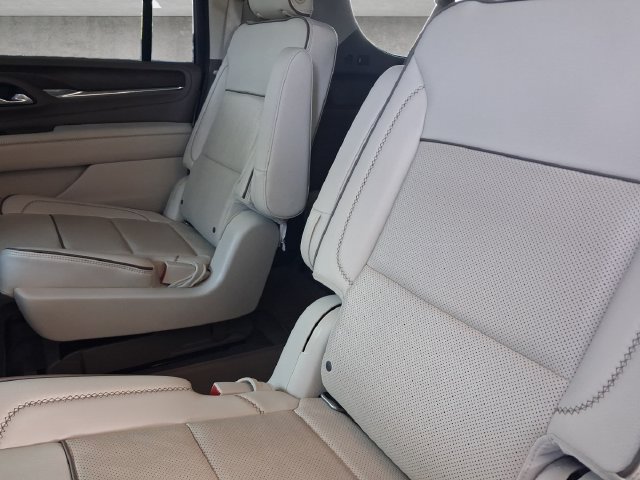 Used 2022 GMC Yukon XL Denali w/ Denali Ultimate Package AWD/4WD image 28
