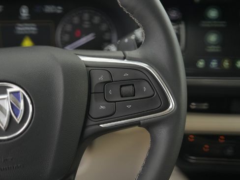 Used 2023 Buick Envision Essence image 13