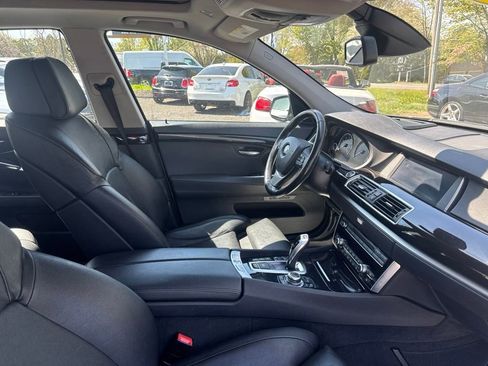 Used 2011 BMW 550i Gran Turismo xDrive AWD/4WD image 36