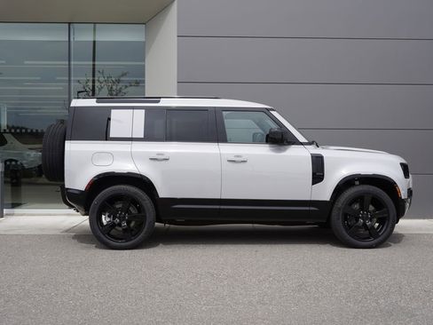 New 2026 Land Rover Defender 110 X-Dynamic SE AWD/4WD image 7