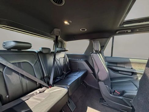 Used 2018 Ford Expedition Limited w/ Equipment Group 301A RWD image 16