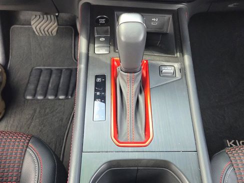 Used 2025 Nissan Kicks SR image 19