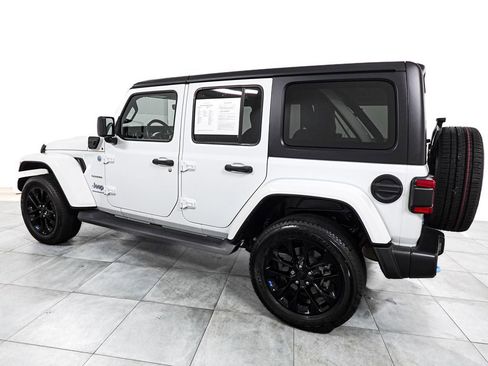 Used 2023 Jeep Wrangler Unlimited Sahara w/ Cold Weather Group AWD/4WD image 5