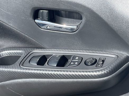 Used 2021 Nissan Versa SV w/ Trunk Package image 19