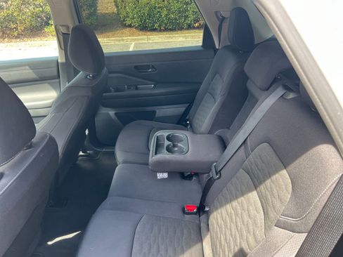 Used 2025 Nissan Pathfinder SV image 34