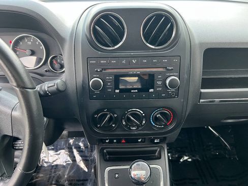 Used 2009 Jeep Compass Limited w/ Sun/Sound Group FWD image 35