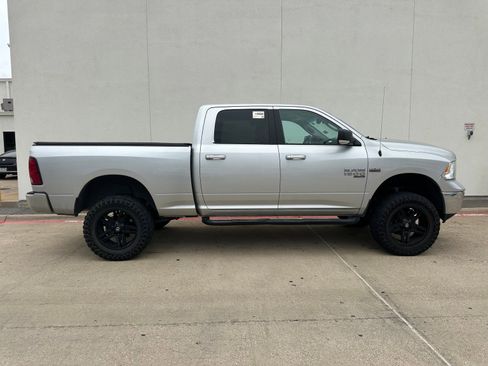 Used 2019 RAM 1500 Big Horn AWD/4WD image 9