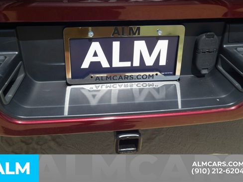 Used 2019 RAM 1500 Laramie AWD/4WD image 9