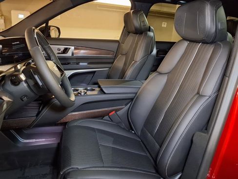 New 2026 Cadillac Vistiq Luxury image 14