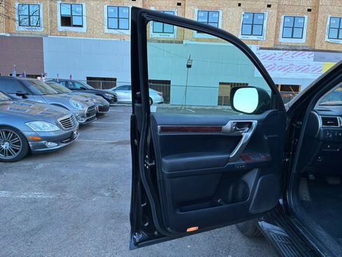 Used 2012 Lexus GX 460 w/ Comfort Plus Pkg image 19