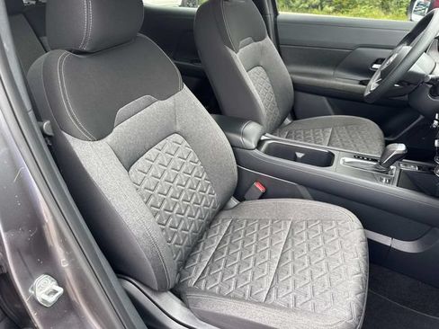 Certified 2025 Nissan Kicks SV FWD image 24