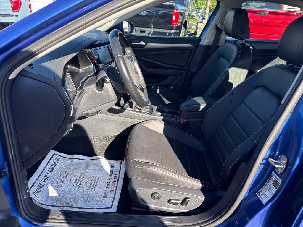 Used 2024 Volkswagen Jetta SE FWD image 20