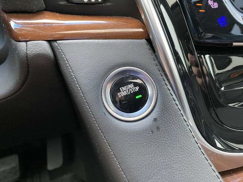 Used 2019 Cadillac Escalade Premium Luxury RWD image 31
