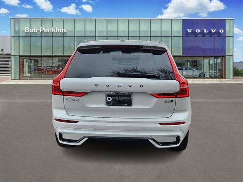 Used 2025 Volvo XC60 B5 Plus image 31
