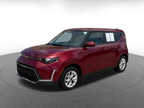Used 2025 Kia Soul LX w/ LX Technology Package FWD image 8