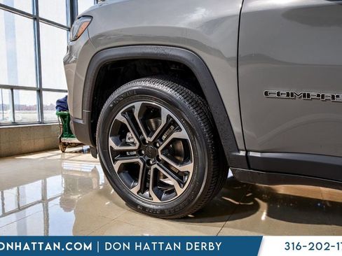Used 2022 Jeep Compass Limited AWD/4WD image 33