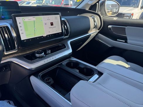 New 2025 Ford Expedition Max Platinum w/ Platinum Ultimate Package image 38