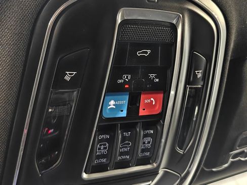 Used 2024 Jeep Grand Cherokee Limited 4xe AWD/4WD image 11