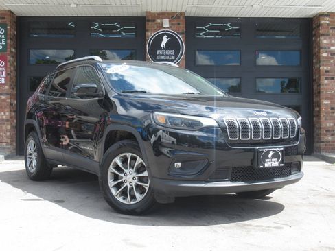 Used 2020 Jeep Cherokee Latitude Plus w/ Cold Weather Group AWD/4WD image 1