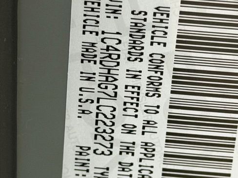 Used 2020 Dodge Durango SXT image 18