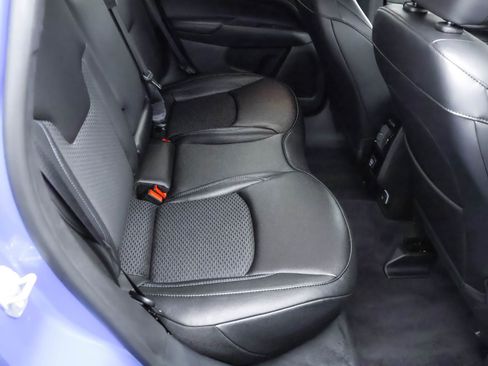 Used 2025 Jeep Compass Latitude w/ Altitude Special Edition image 37