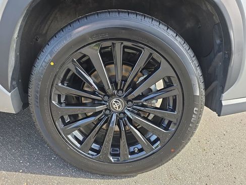 Certified 2025 Toyota Highlander XSE AWD/4WD image 37