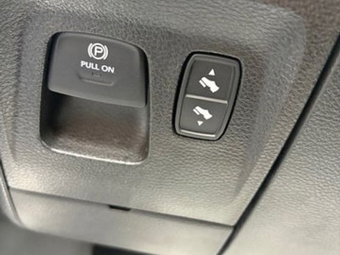 Used 2022 RAM 1500 Big Horn AWD/4WD image 17