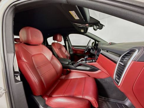 Used 2023 Porsche Cayenne Coupe image 29