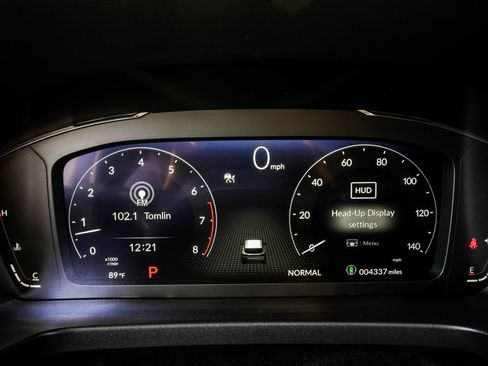 Used 2025 Honda Pilot Elite image 27