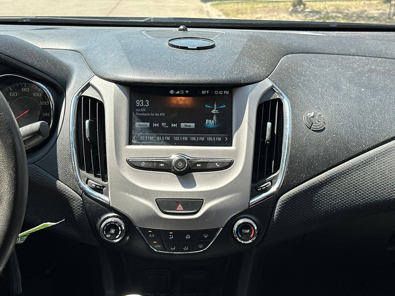 Used 2018 Chevrolet Cruze LS FWD image 18