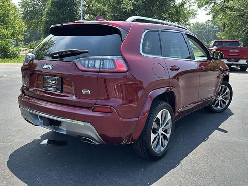 Used 2019 Jeep Cherokee Overland w/ Technology Group AWD/4WD image 16