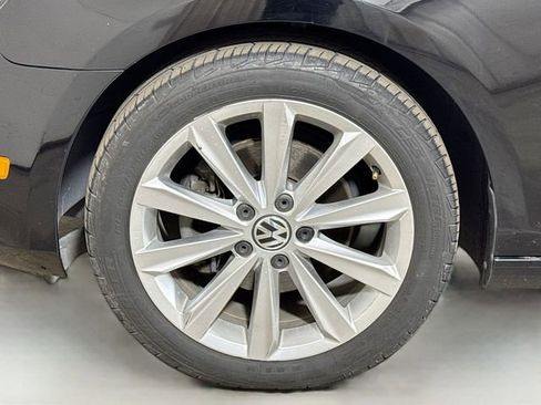 Used 2012 Volkswagen Golf TDI FWD image 26