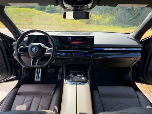 Used 2024 BMW i5 M60 image 17