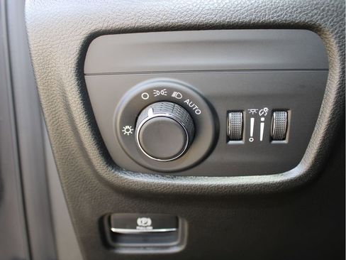 New 2025 Jeep Grand Cherokee Laredo X w/ Luxury Tech Group I image 13