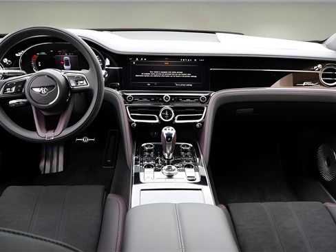 New 2025 Bentley Flying Spur Plug-In Hybrid image 14