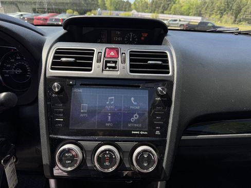 Used 2017 Subaru Forester 2.5i Limited image 3