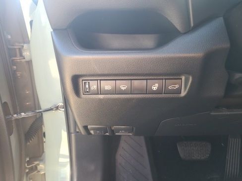 Used 2019 Toyota RAV4 XLE image 25