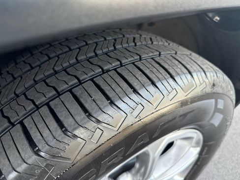 Used 2014 Jeep Grand Cherokee Limited image 31