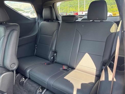 Used 2026 Chevrolet Traverse LT AWD/4WD image 23