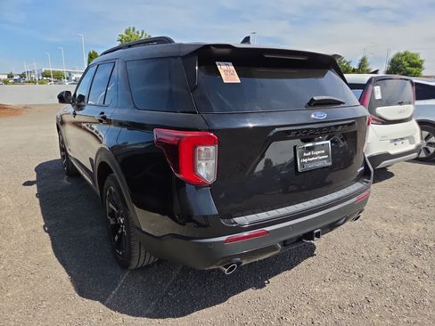 Used 2023 Ford Explorer ST-Line w/ Class IV Trailer Tow Package AWD/4WD image 3