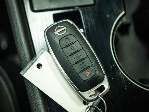 Used 2024 Nissan Rogue SV FWD image 23