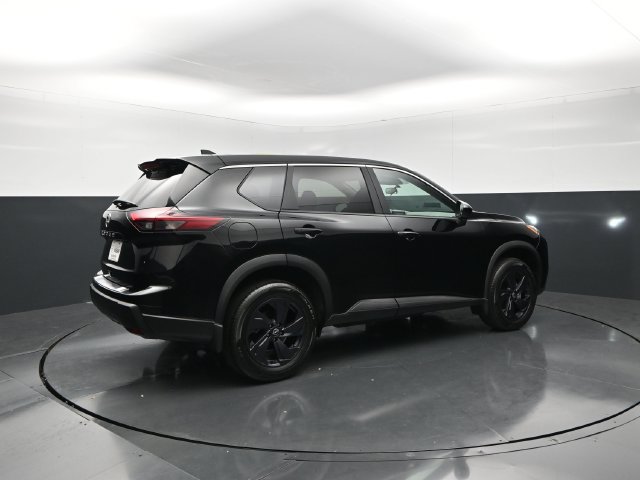 Certified 2026 Nissan Rogue SV FWD image 7