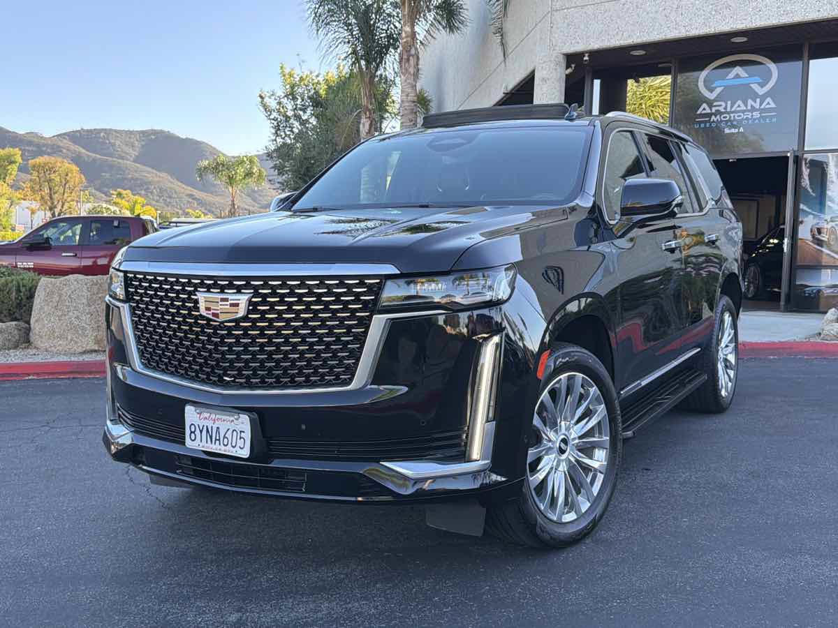 Used 2021 Cadillac Escalade Premium Luxury RWD image 2