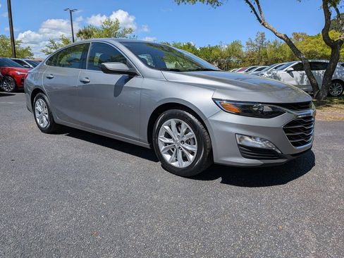 Used 2024 Chevrolet Malibu LT FWD image 2