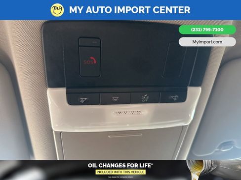 Used 2025 Nissan Rogue SV image 23