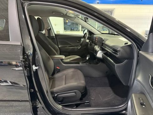 Used 2025 Hyundai Kona SEL AWD/4WD image 14
